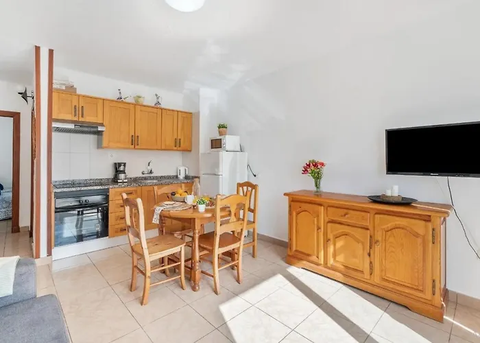 Infinity Pool Views Floritas דירה